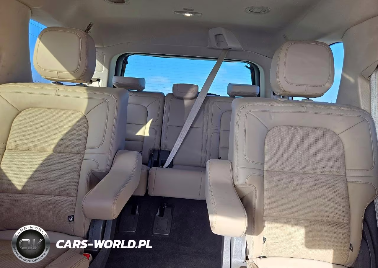 2024 Lincoln Navigator Reserve VIN:5LMJJ2LGXREL24295 - 10