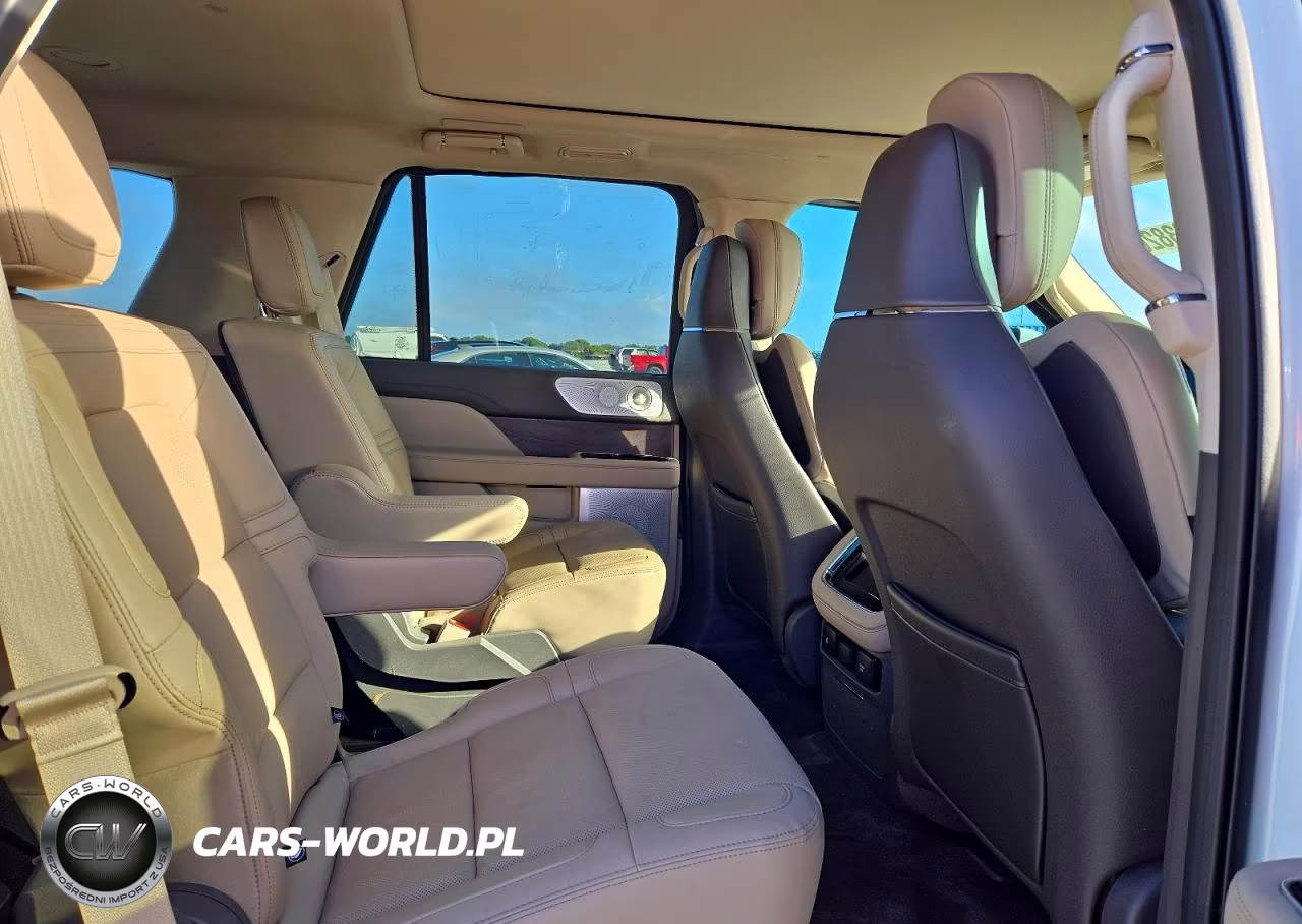 2024 Lincoln Navigator Reserve VIN:5LMJJ2LGXREL24295 - 11