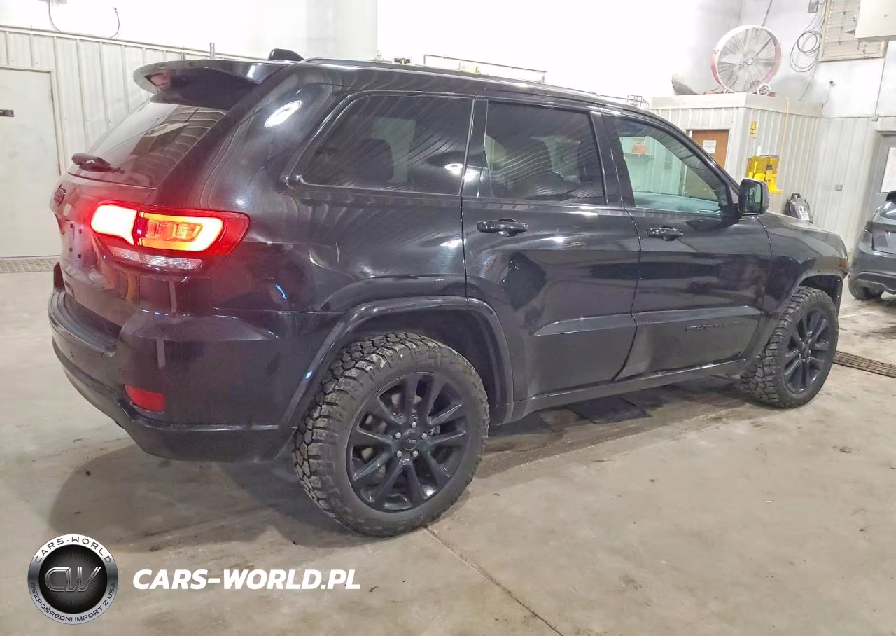2017 Jeep Grand Cherokee Laredo VIN:1C4RJFAG2HC787319 - 3