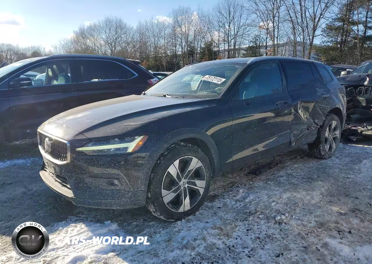 2023 Volvo V60 Cross Country Plus