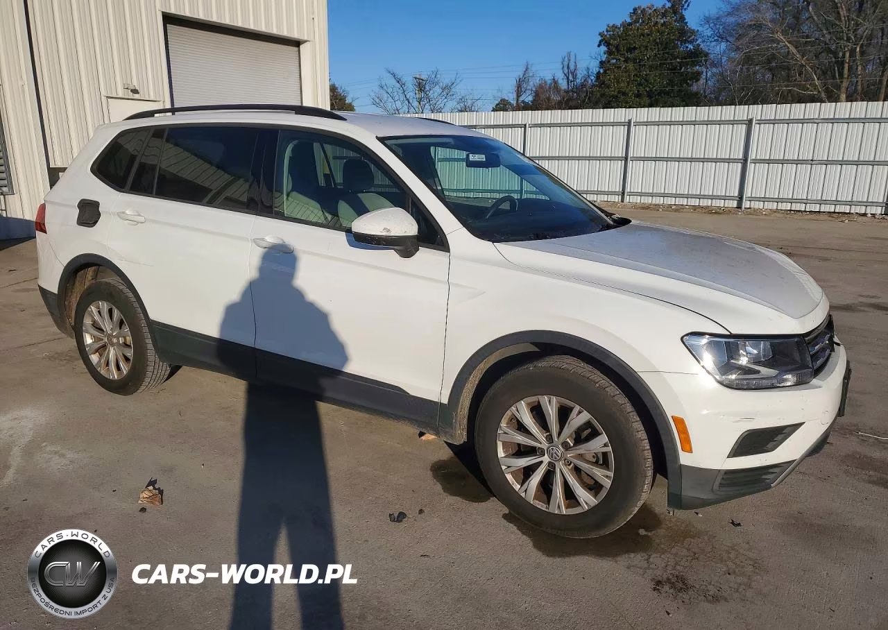 2018 Volkswagen Tiguan S VIN:3VV1B7AX9JM111505 - 4