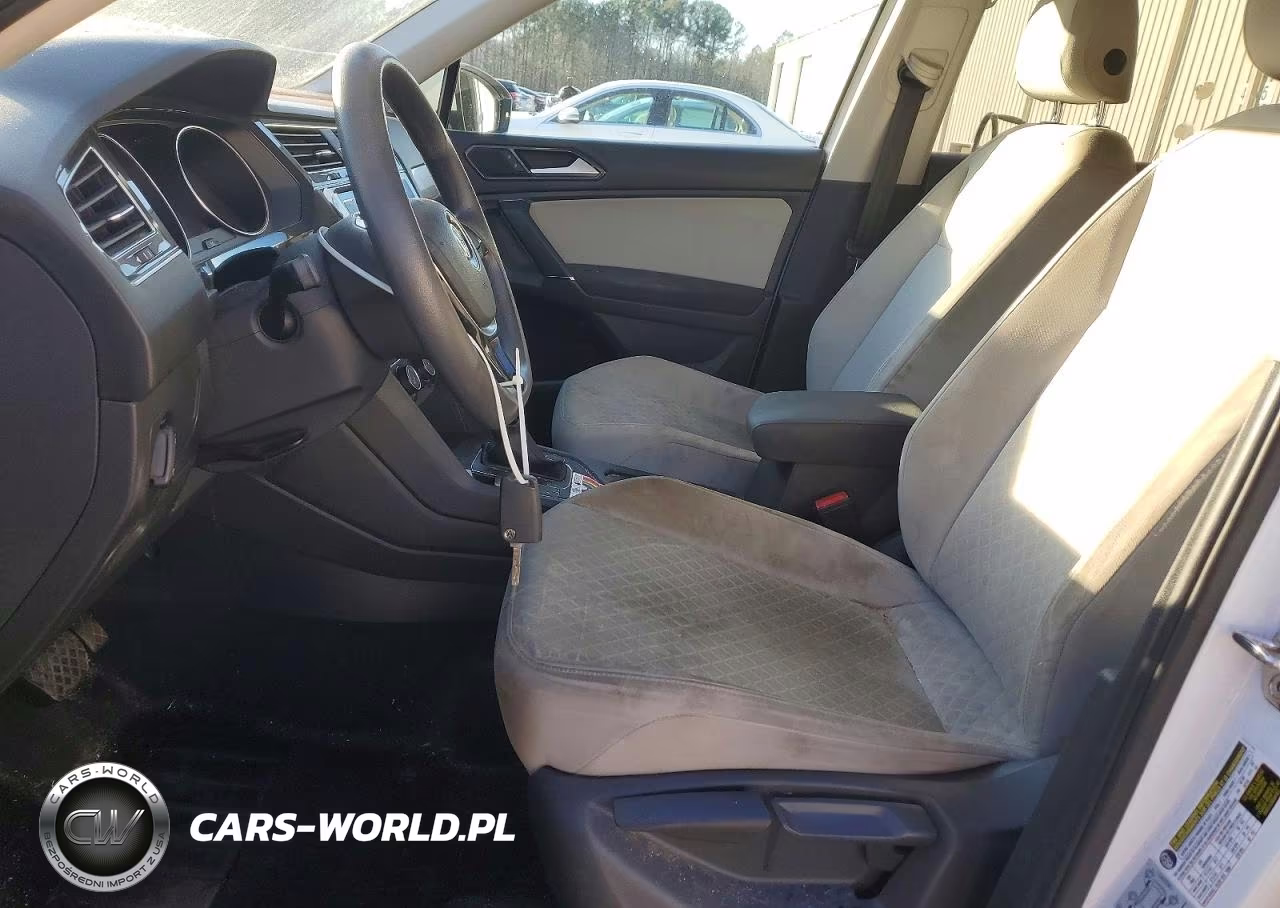2018 Volkswagen Tiguan S VIN:3VV1B7AX9JM111505 - 7