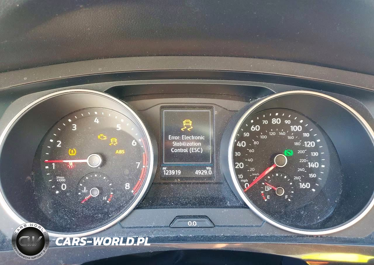 2018 Volkswagen Tiguan S VIN:3VV1B7AX9JM111505 - 9
