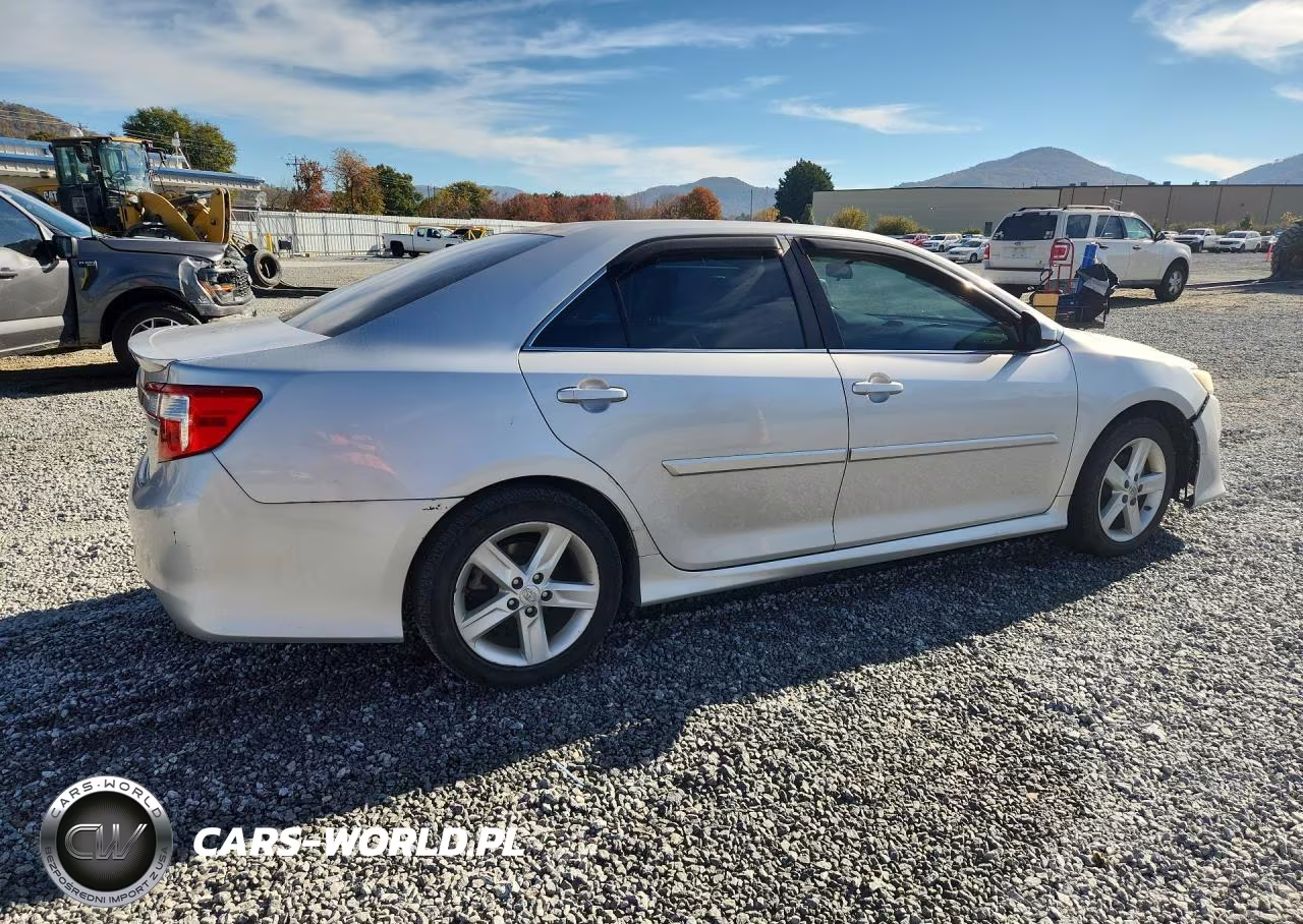 2014 Toyota Camry Se VIN:4T1BF1FK9EU767864 - 3