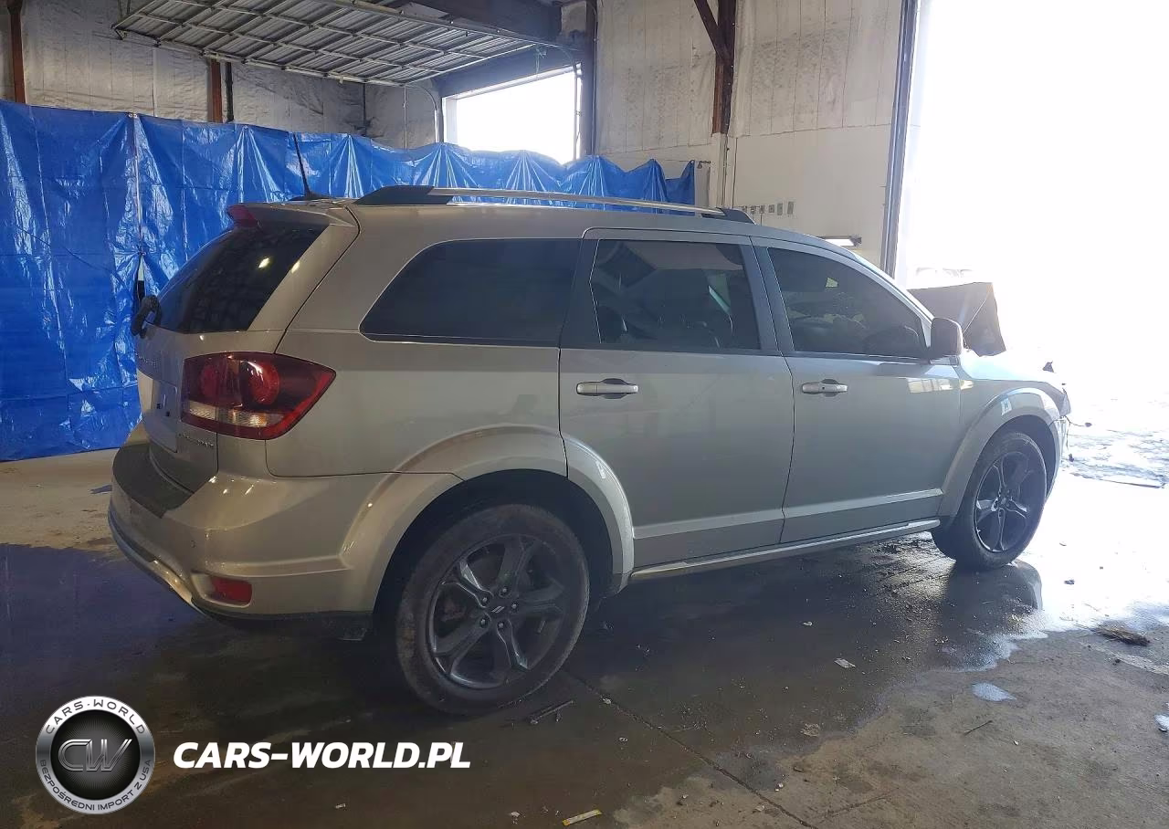 2020 Dodge Journey Crossroad VIN:3C4PDCGB4LT266785 - 3
