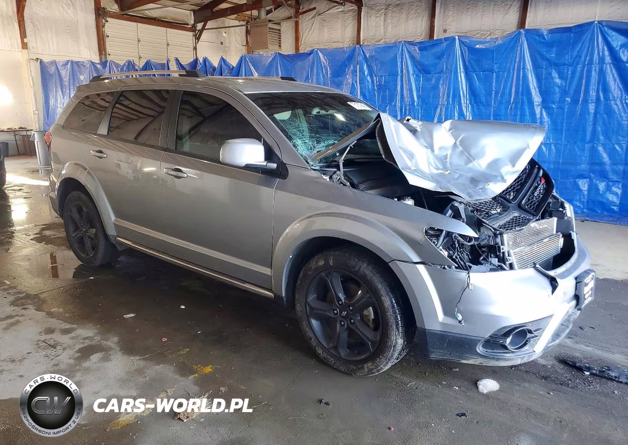 2020 Dodge Journey Crossroad VIN:3C4PDCGB4LT266785 - 4