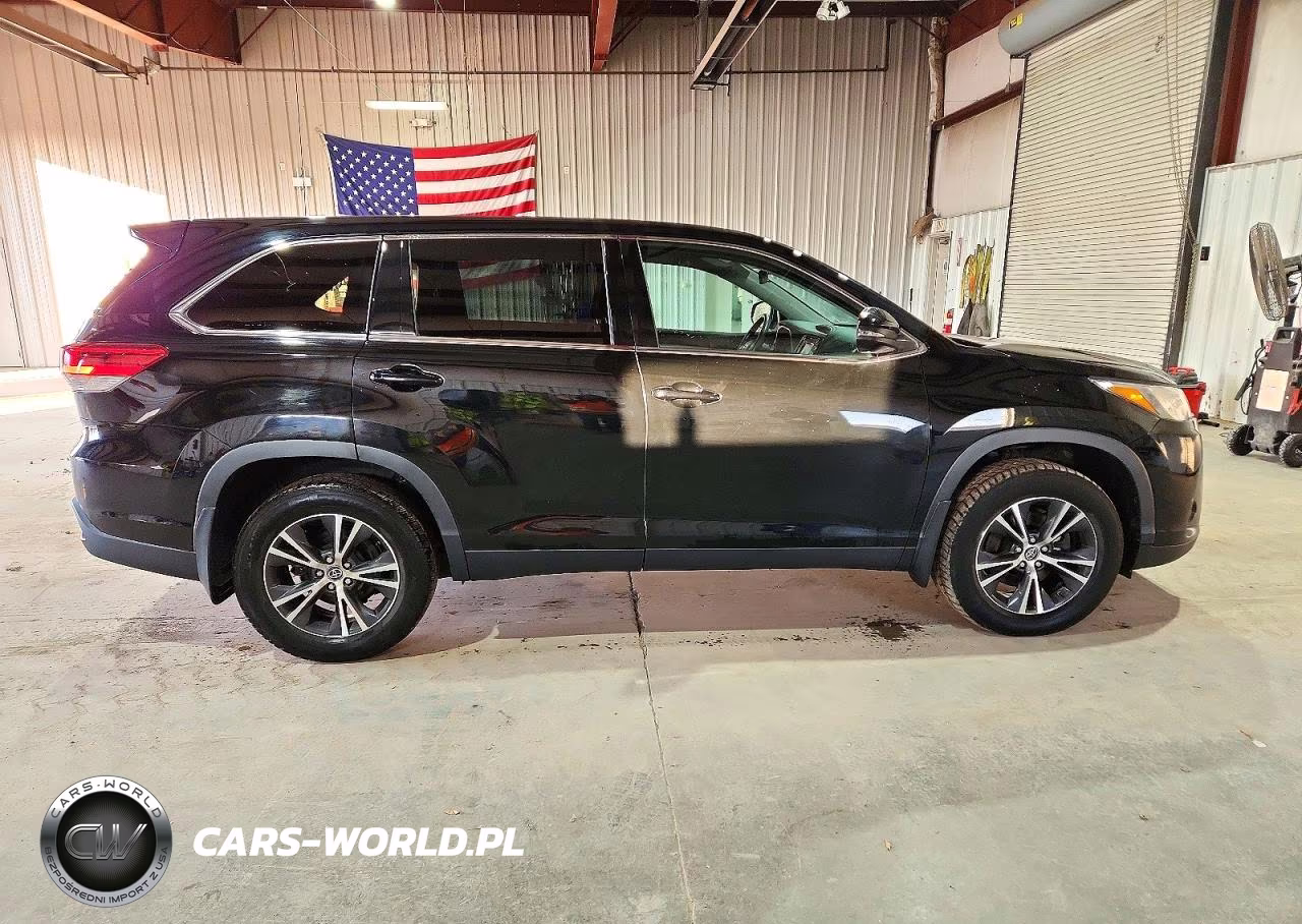 2019 Toyota Highlander Le VIN:5TDBZRFH6KS955336 - 13