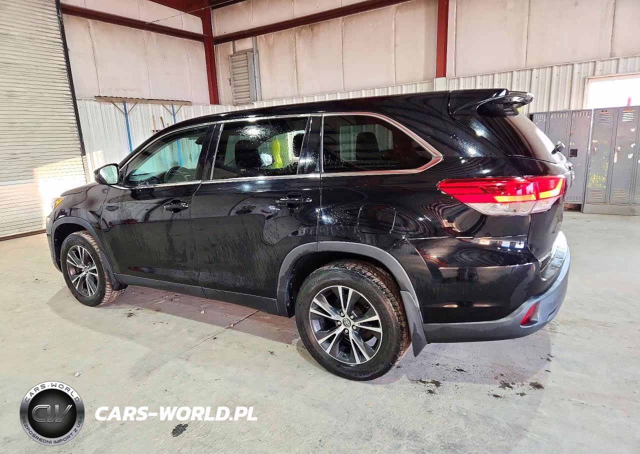 2019 Toyota Highlander Le VIN:5TDBZRFH6KS955336 - 2