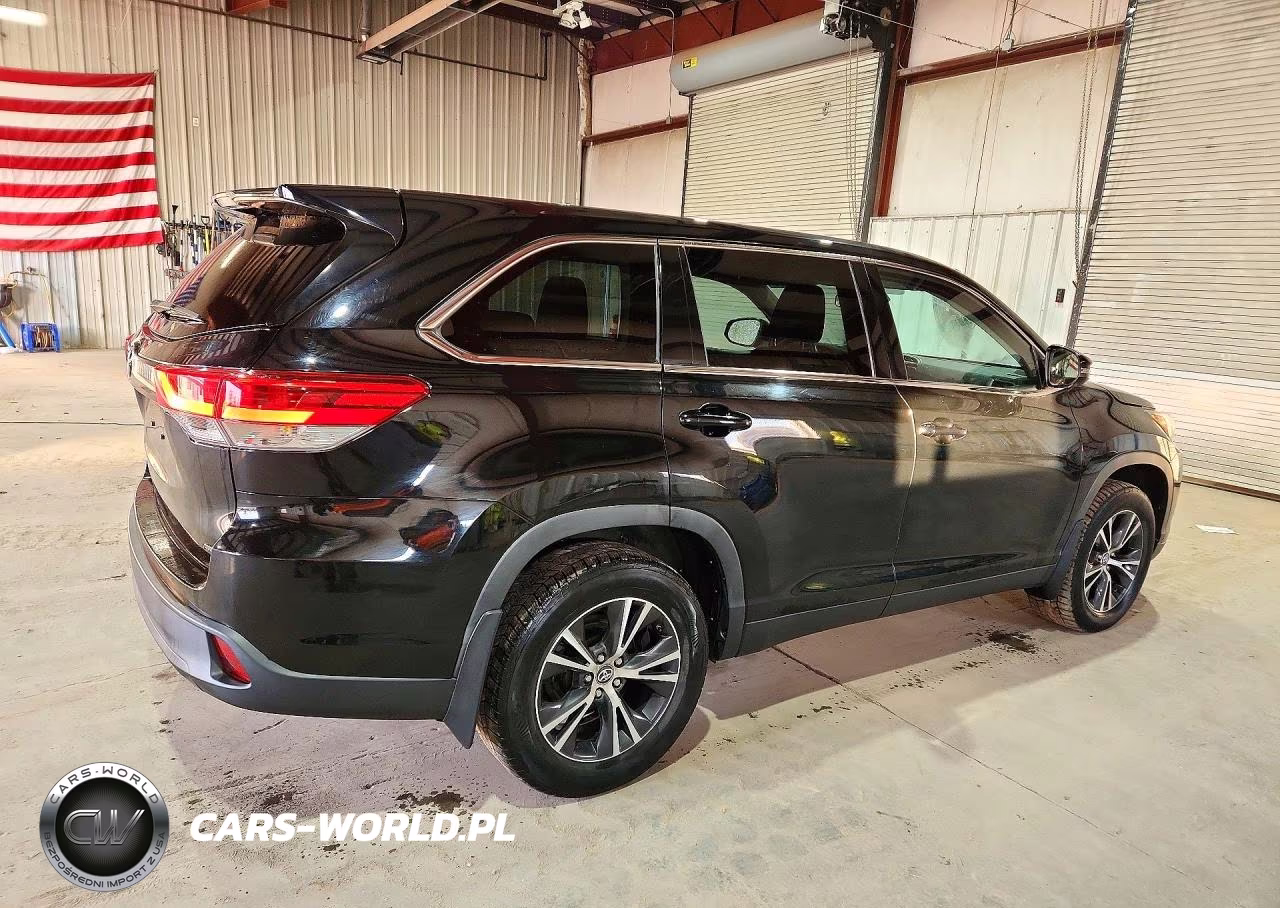 2019 Toyota Highlander Le VIN:5TDBZRFH6KS955336 - 3