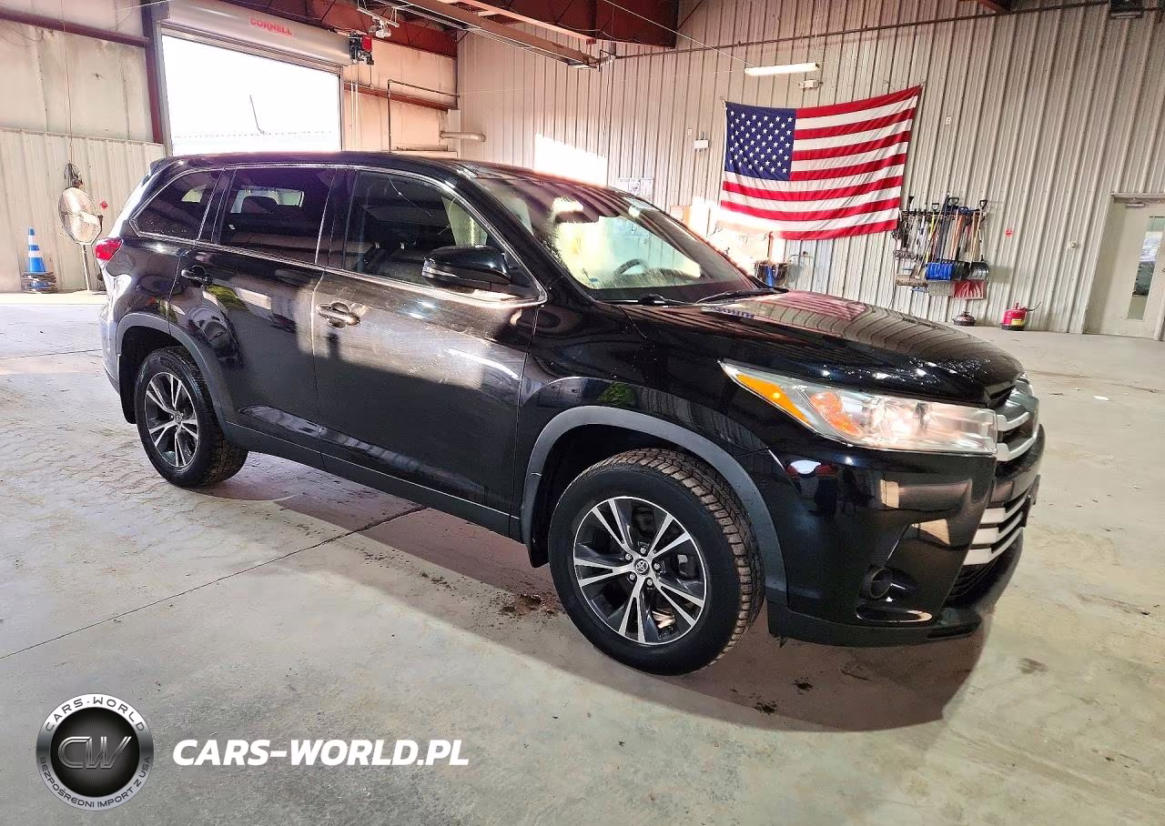 2019 Toyota Highlander Le VIN:5TDBZRFH6KS955336 - 4