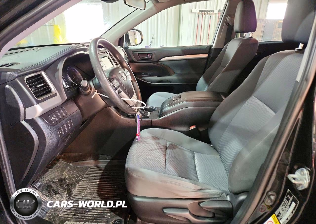2019 Toyota Highlander Le VIN:5TDBZRFH6KS955336 - 7