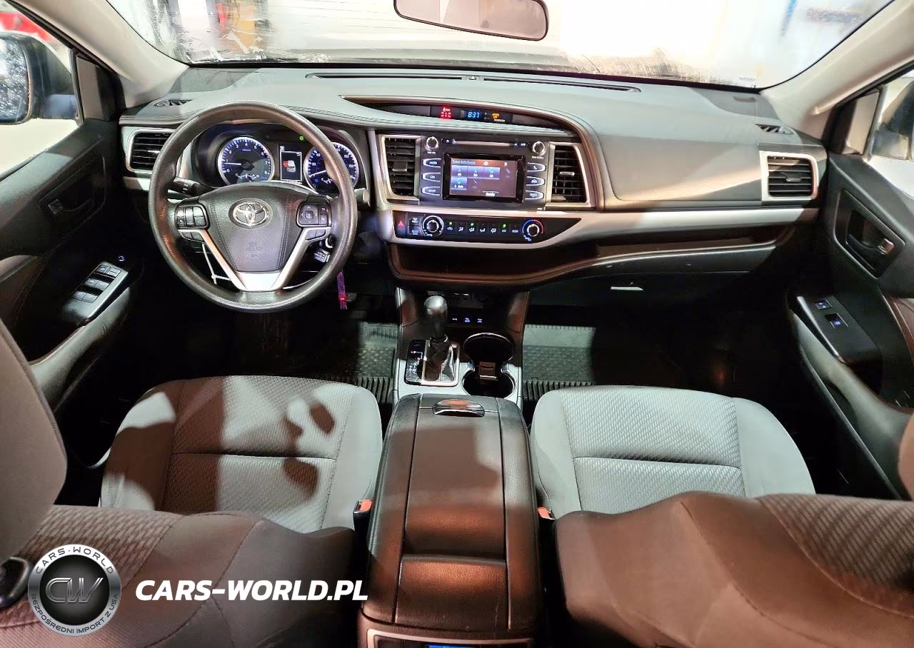 2019 Toyota Highlander Le VIN:5TDBZRFH6KS955336 - 8
