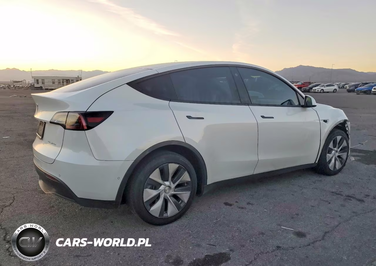2021 Tesla Model Y VIN:5YJYGDEE9MF207536 - 3