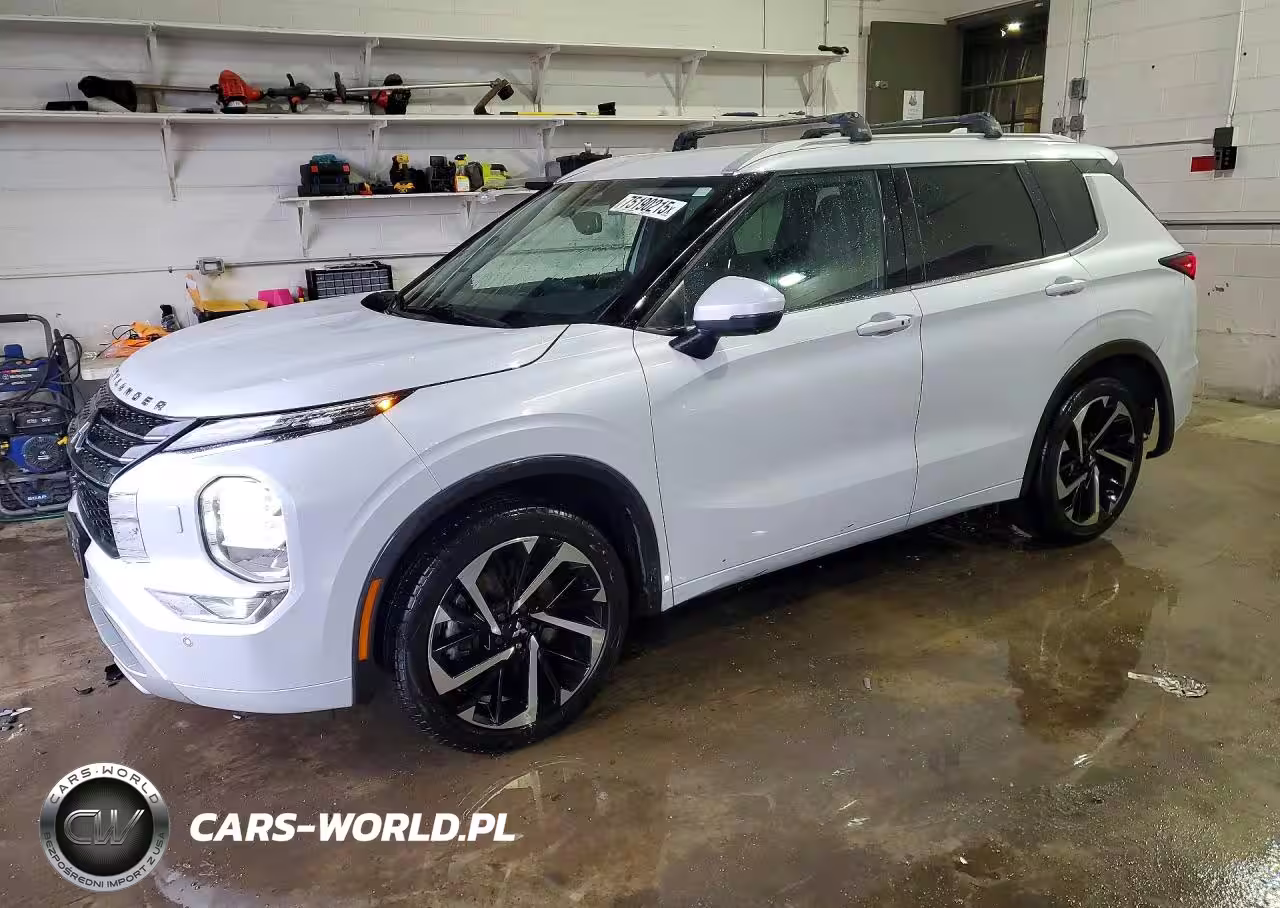 2022 Mitsubishi Outlander Sel