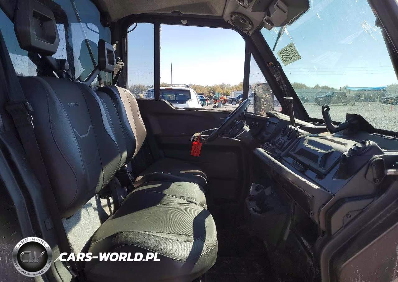2025 Can-Am Defender Utility Vehicle VIN:3JBUVAX43SK010523 - 6