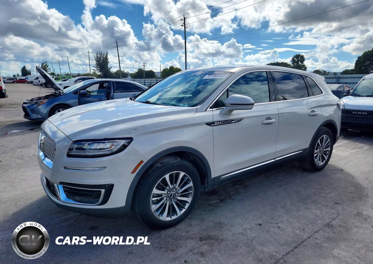 2019 Lincoln Nautilus Select