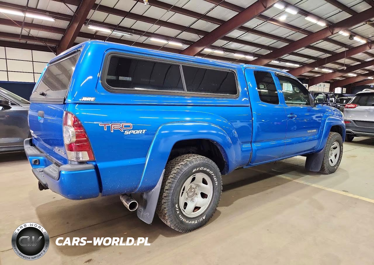 2010 Toyota Tacoma V6 VIN:5TEUU4EN5AZ678116 - 3