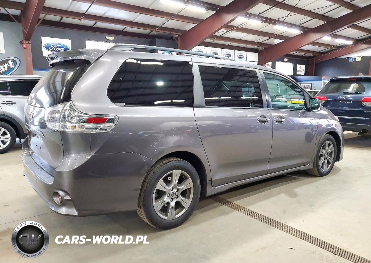 2019 Toyota Sienna Se 7-Passenger VIN:5TDEZ3DC8KS218088 - 3