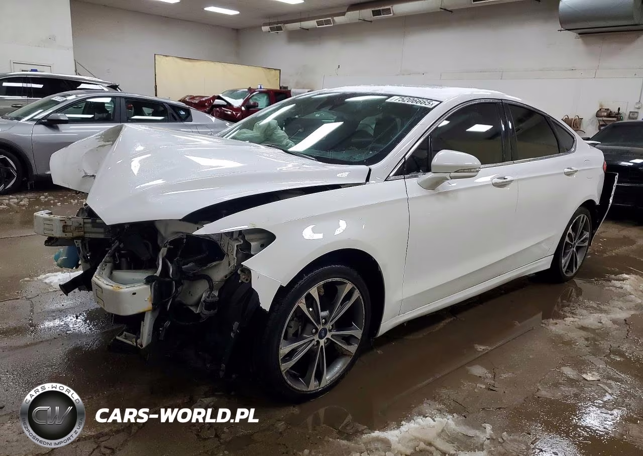 2020 Ford Fusion Titanium – zdjęcie 1 z 13