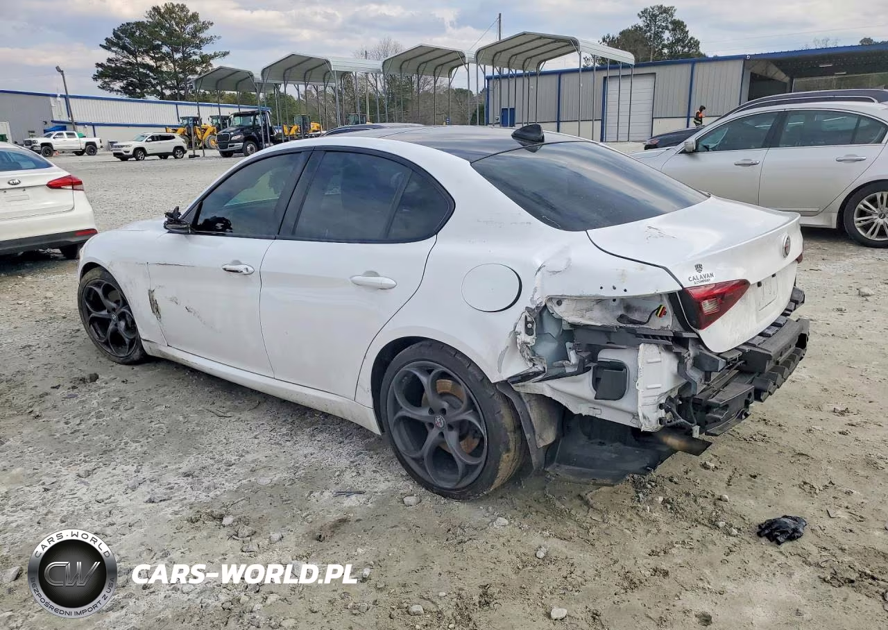 2018 Alfa Romeo Giulia Ti VIN:ZARFAECN0J7598388 - 2