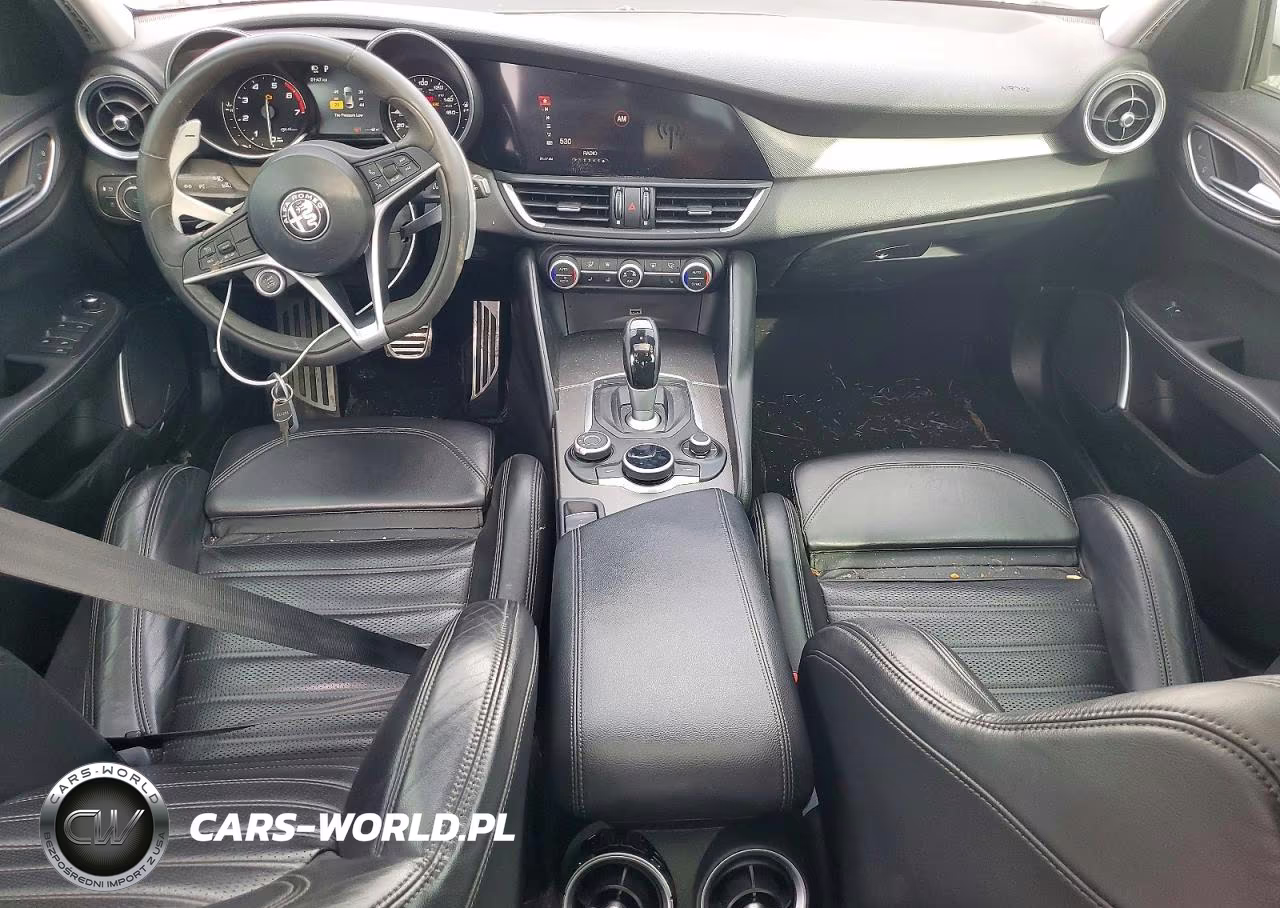 2018 Alfa Romeo Giulia Ti VIN:ZARFAECN0J7598388 - 8