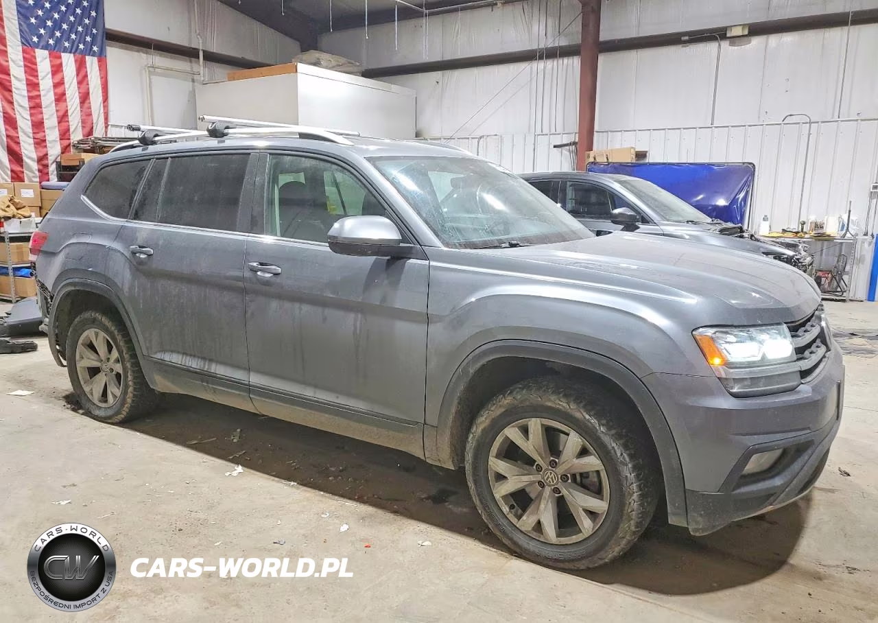 2018 Volkswagen Atlas Se VIN:1V2LR2CA3JC530240 - 4