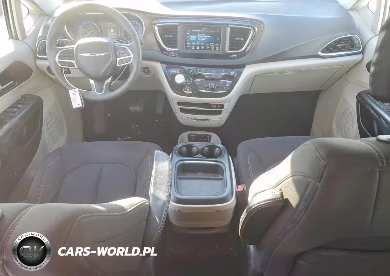 2018 Chrysler Pacifica Touring Plus VIN:2C4RC1FG9JR117558 - 8