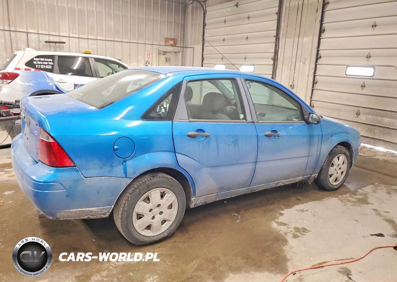 2007 Ford Focus Zx4 VIN:1FAFP34N27W356007 - 3