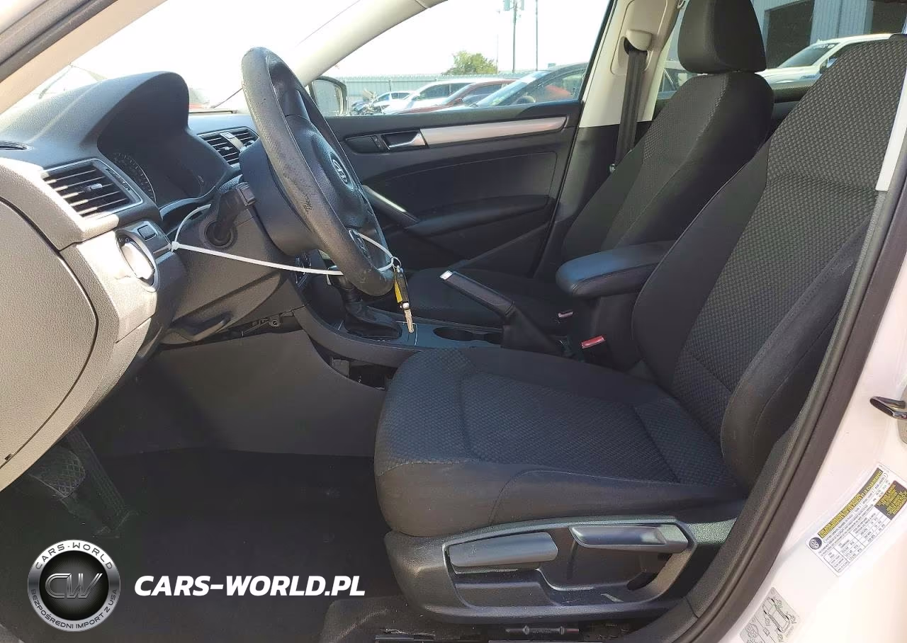 2014 Volkswagen Passat S VIN:1VWAS7A39EC084385 - 7