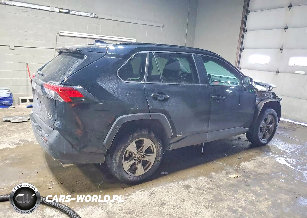 2024 Toyota Rav4 Xle VIN:2T3RWRFV6RW202623 - 3