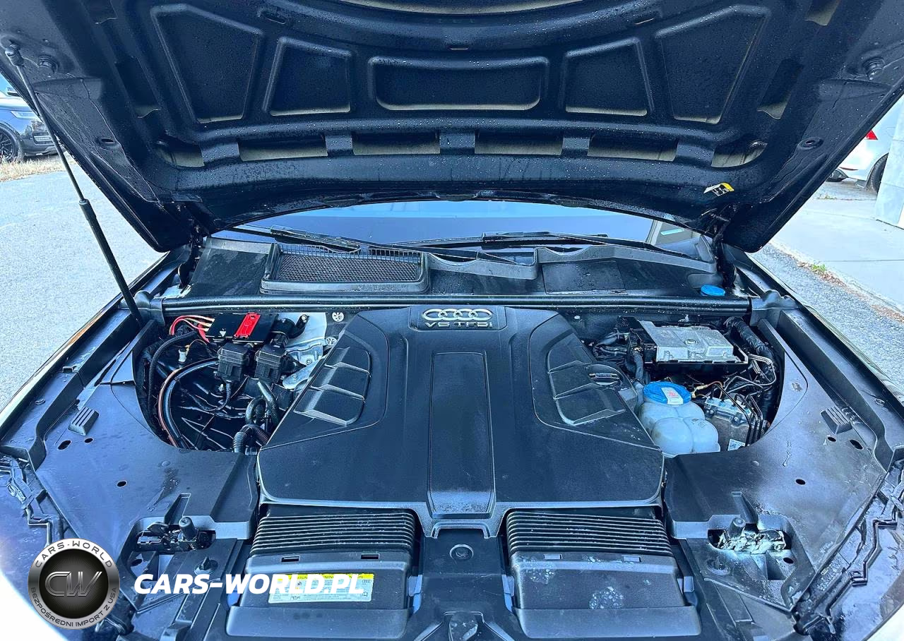 2017 Audi Q7 Premium Plus VIN:WA1LAAF7XHD004625 - 7