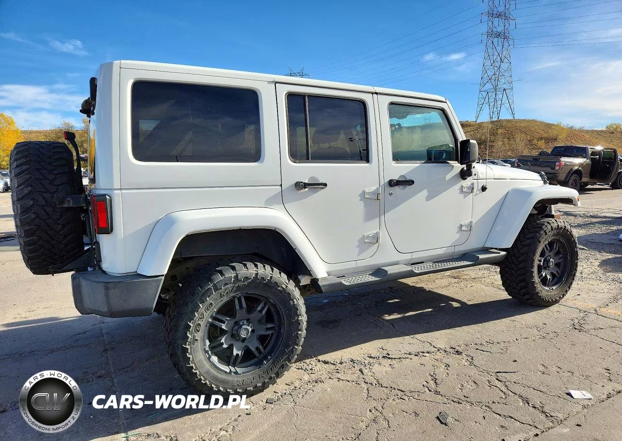 2012 Jeep Wrangler Unlimited Sahara VIN:1C4BJWEG6CL205341 - 3