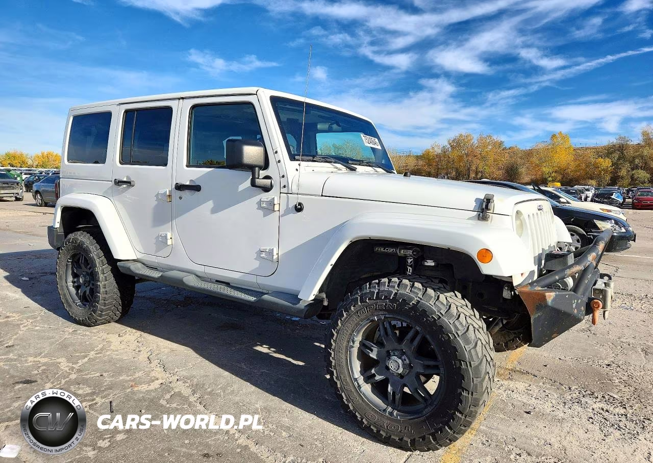 2012 Jeep Wrangler Unlimited Sahara VIN:1C4BJWEG6CL205341 - 4