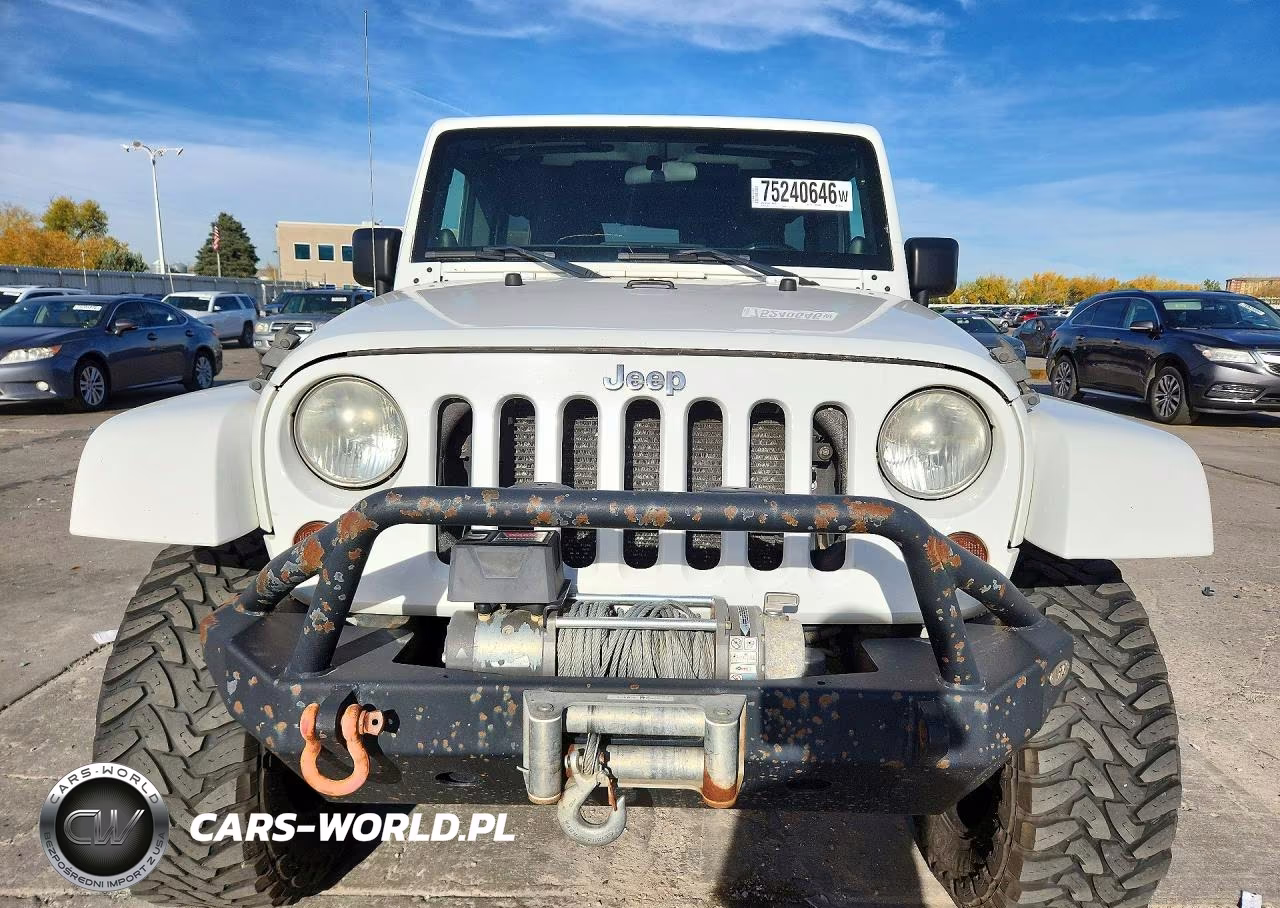 2012 Jeep Wrangler Unlimited Sahara VIN:1C4BJWEG6CL205341 - 5
