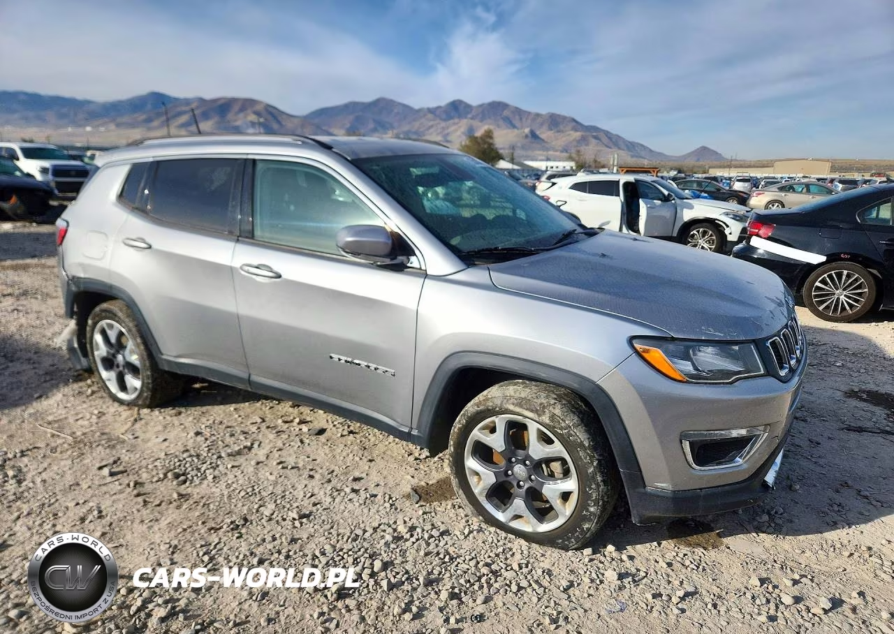 2019 Jeep Compass Limited VIN:3C4NJCCB5KT664138 - 4