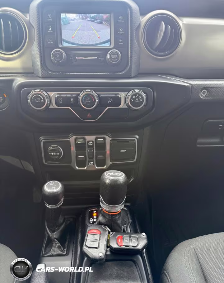 2019 Jeep Wrangler Unlimited Sport VIN:1C4HJXDN0KW624492 - 14