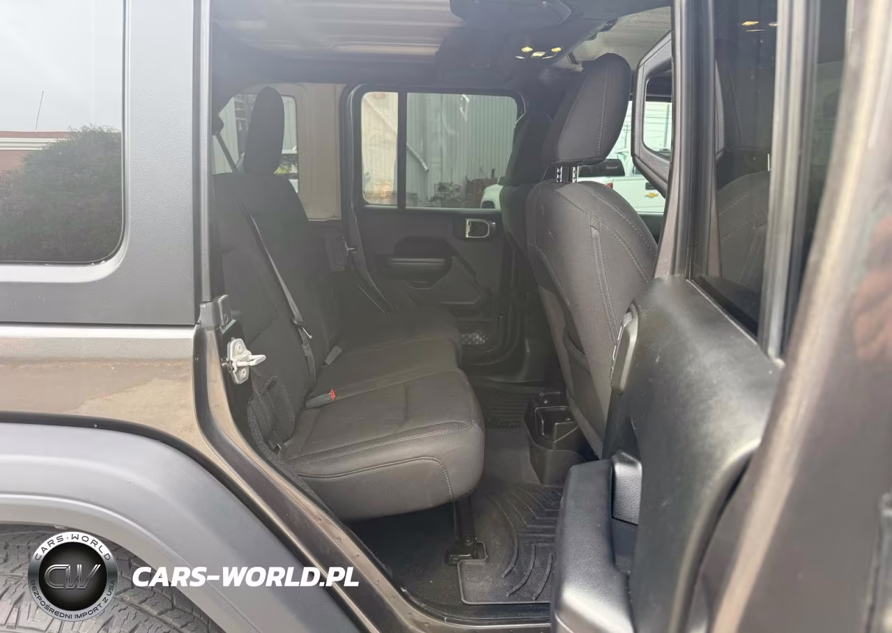 2019 Jeep Wrangler Unlimited Sport VIN:1C4HJXDN0KW624492 - 6