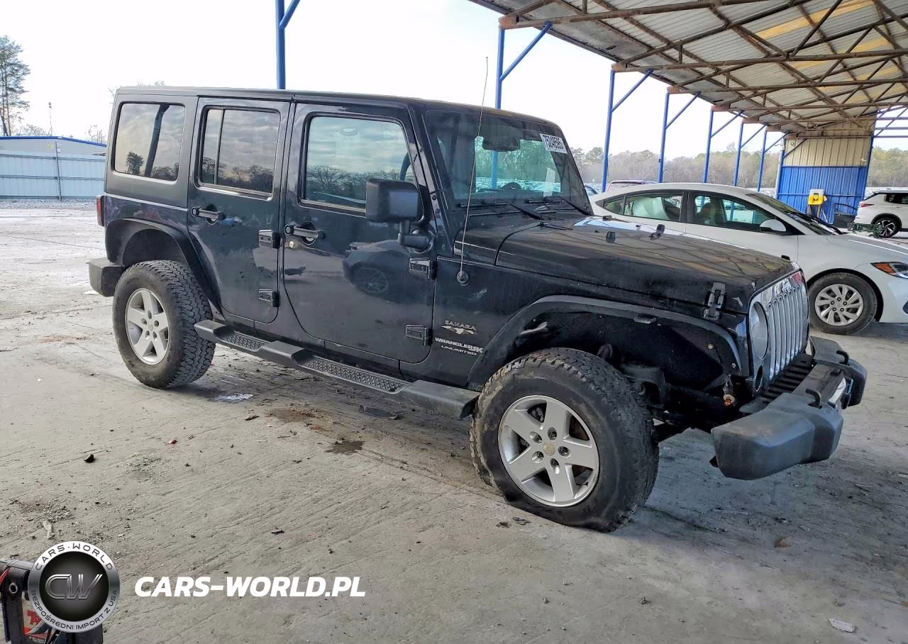 2018 Jeep Wrangler Unlimited Sahara VIN:1C4HJWEG7JL922029 - 4