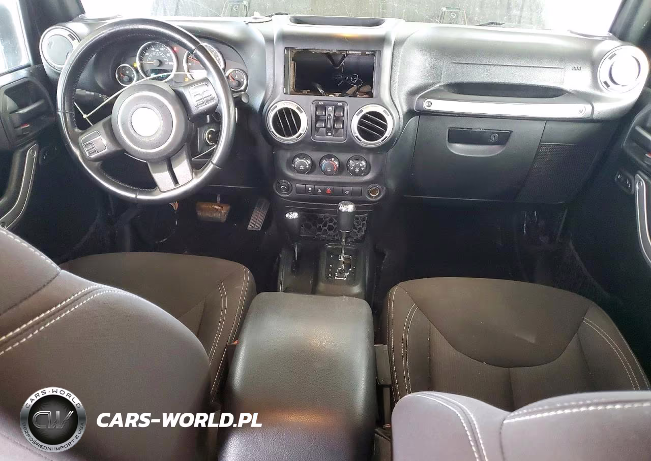 2018 Jeep Wrangler Unlimited Sahara VIN:1C4HJWEG7JL922029 - 8