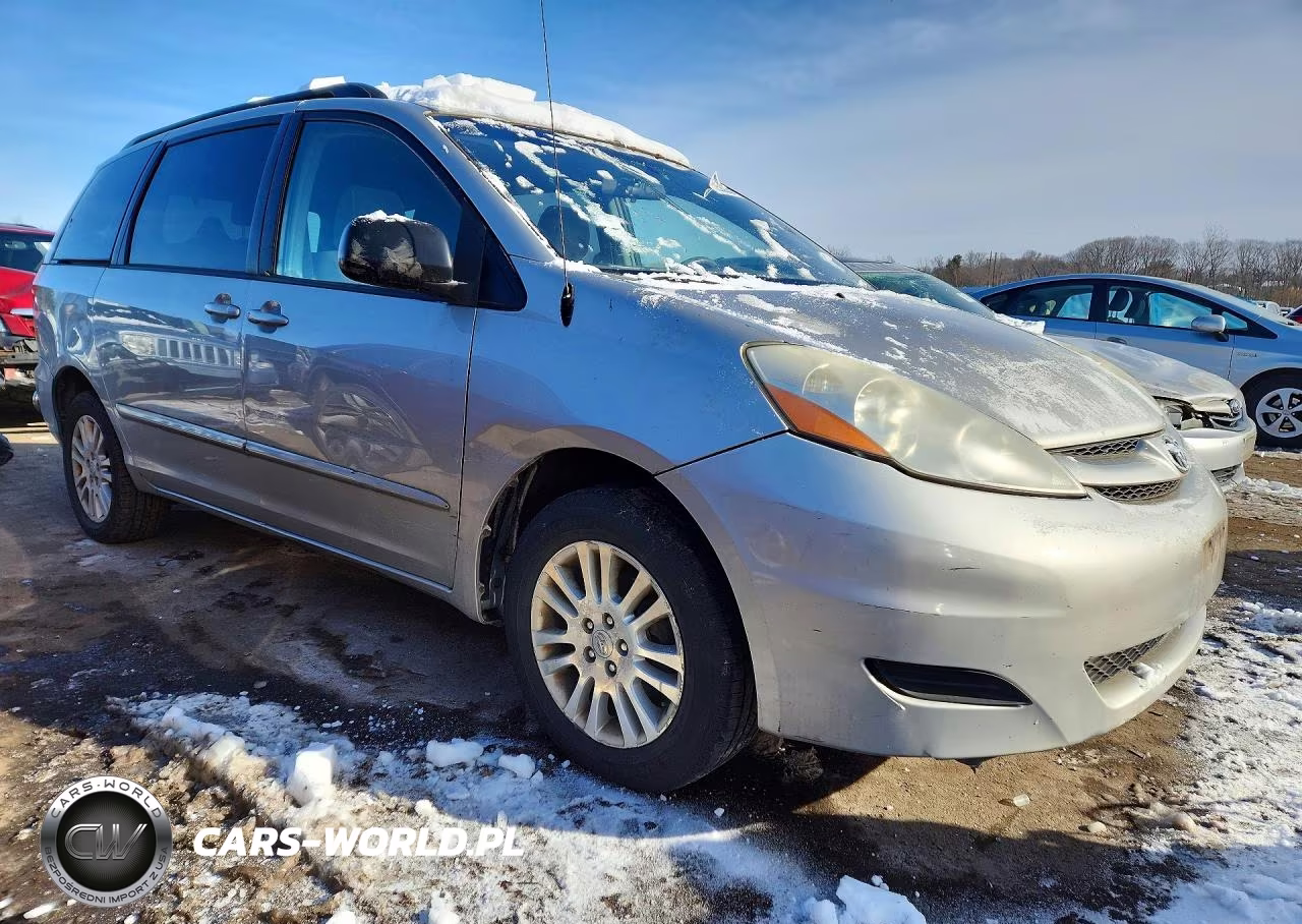2010 Toyota Sienna Le VIN:5TDJK4CC0AS028200 - 4