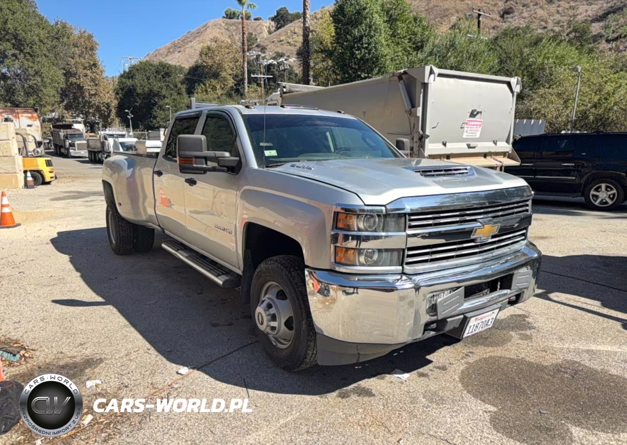 2018 Chevrolet Silverado C3500 VIN:1GC4CYCYXJF168039 - 1