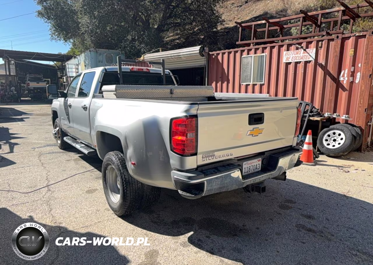 2018 Chevrolet Silverado C3500 VIN:1GC4CYCYXJF168039 - 3