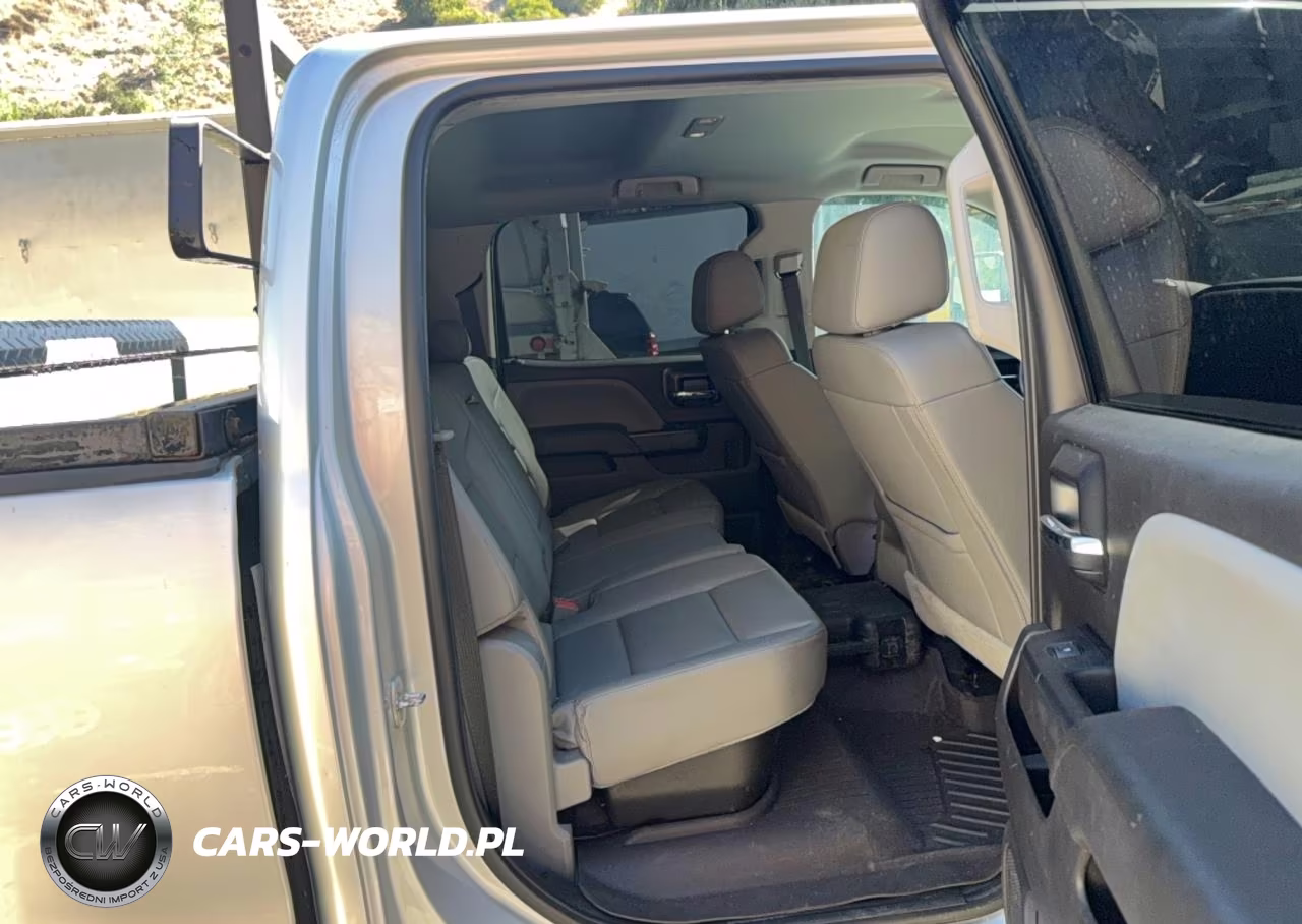 2018 Chevrolet Silverado C3500 VIN:1GC4CYCYXJF168039 - 6