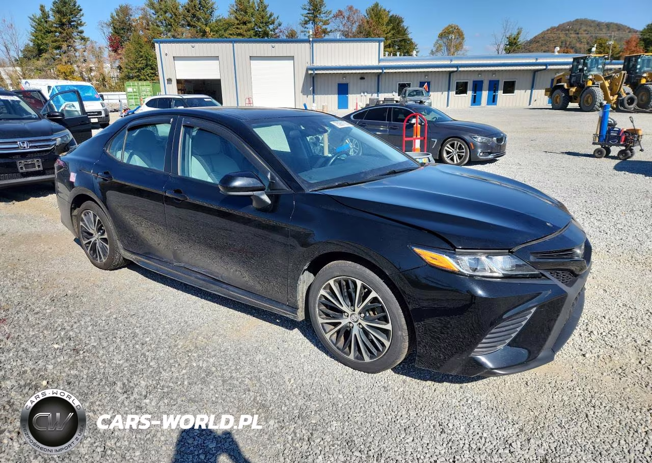 2018 Toyota Camry Se VIN:4T1B11HK3JU042752 - 4