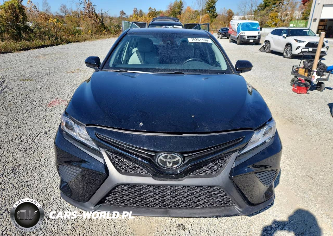 2018 Toyota Camry Se VIN:4T1B11HK3JU042752 - 5