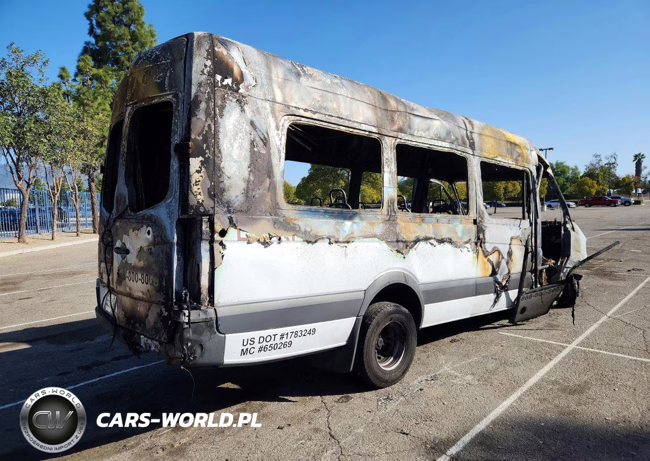 2014 Mercedes-Benz Sprinter 3500 VIN:WD3PF4CC1E5881368 - 3