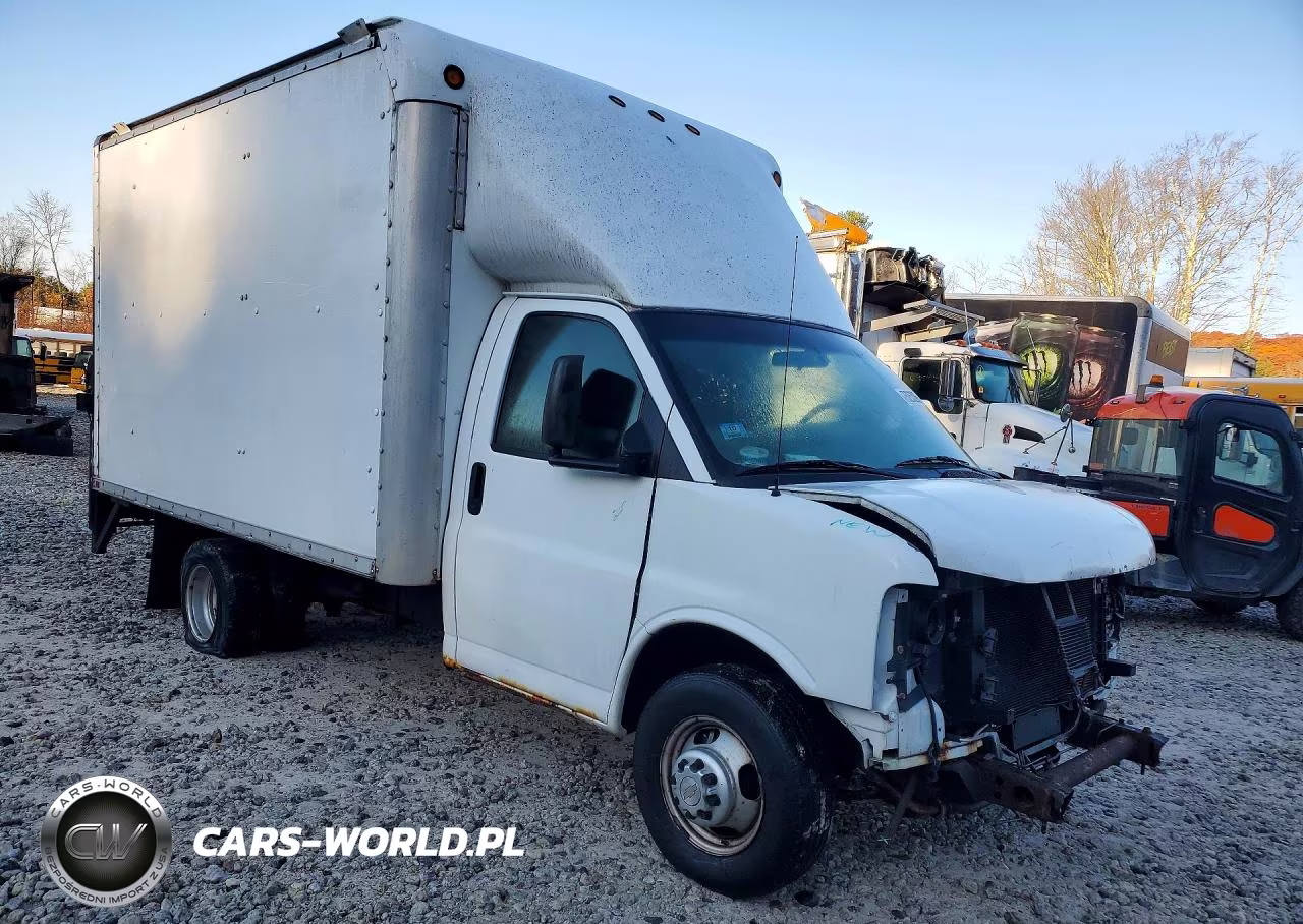2007 Chevrolet Express Delivery Truck VIN:1GBJG31U771249911 - 4