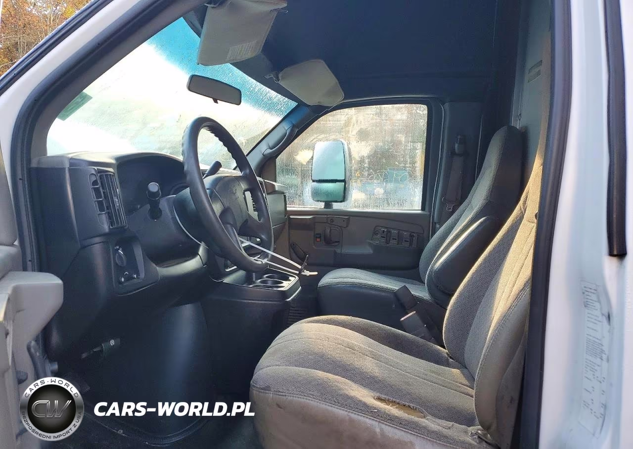 2007 Chevrolet Express Delivery Truck VIN:1GBJG31U771249911 - 7