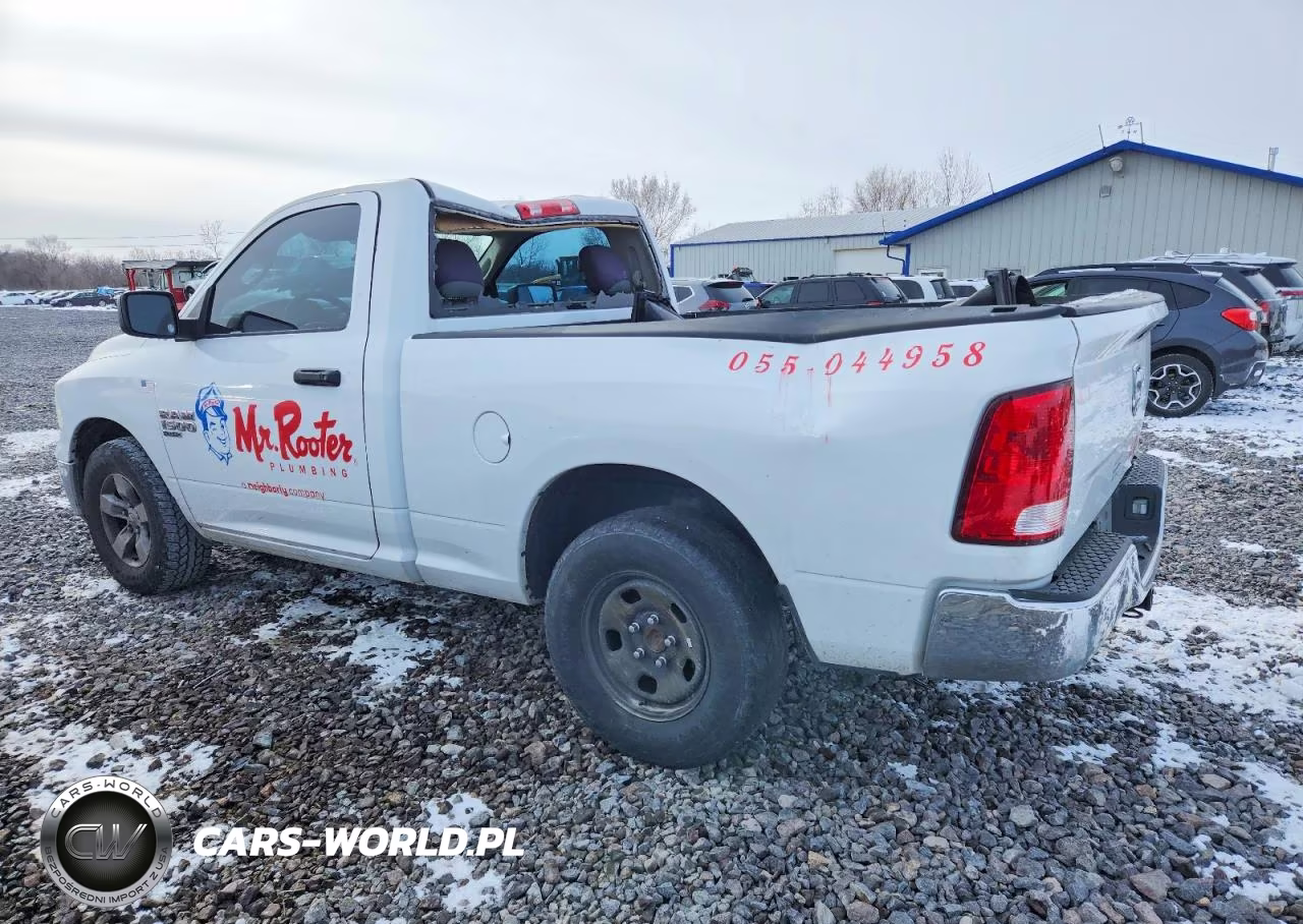 2019 Ram 1500 Classic Tradesman VIN:3C6JR6AG8KG702243 - 2