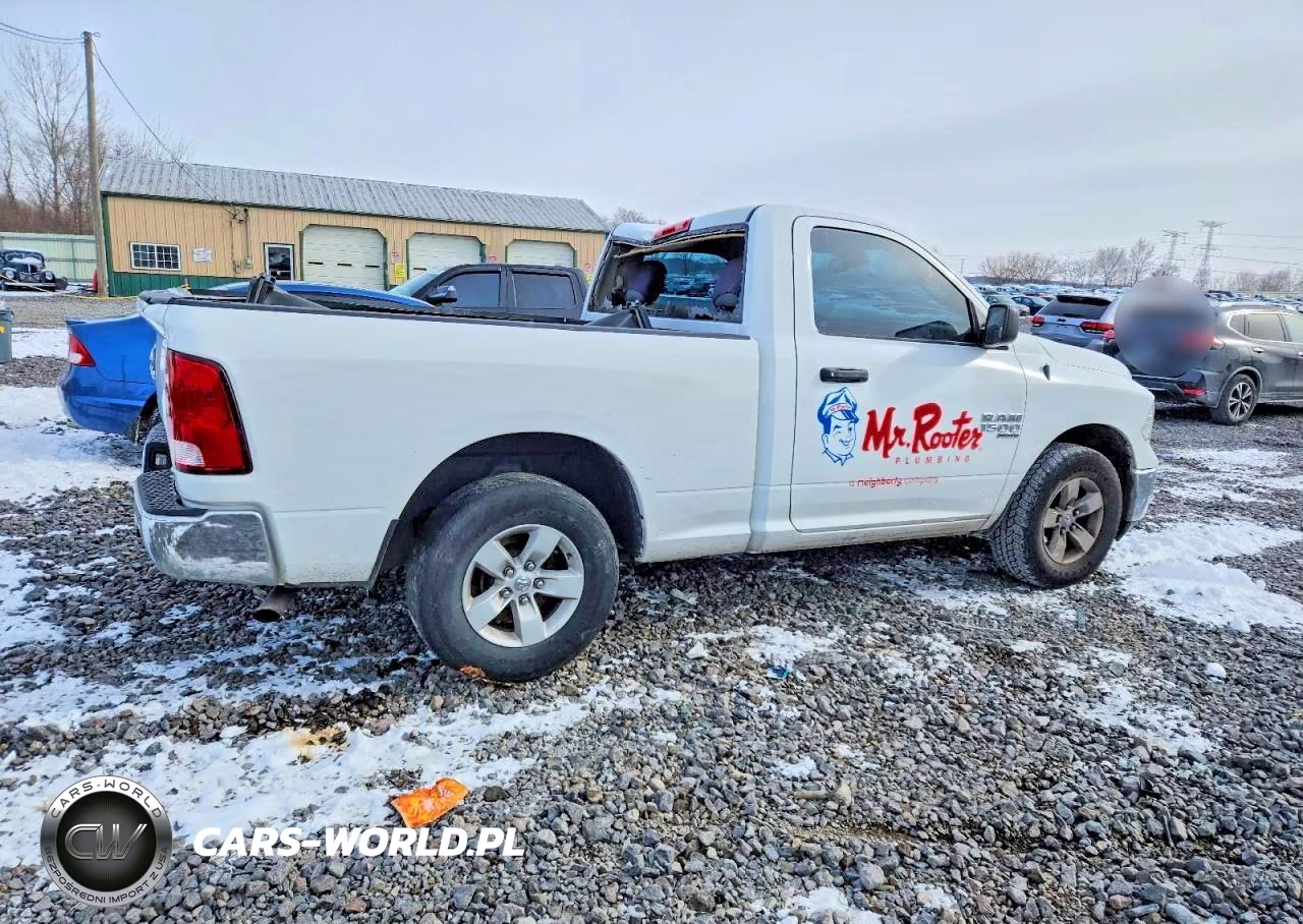 2019 Ram 1500 Classic Tradesman VIN:3C6JR6AG8KG702243 - 3